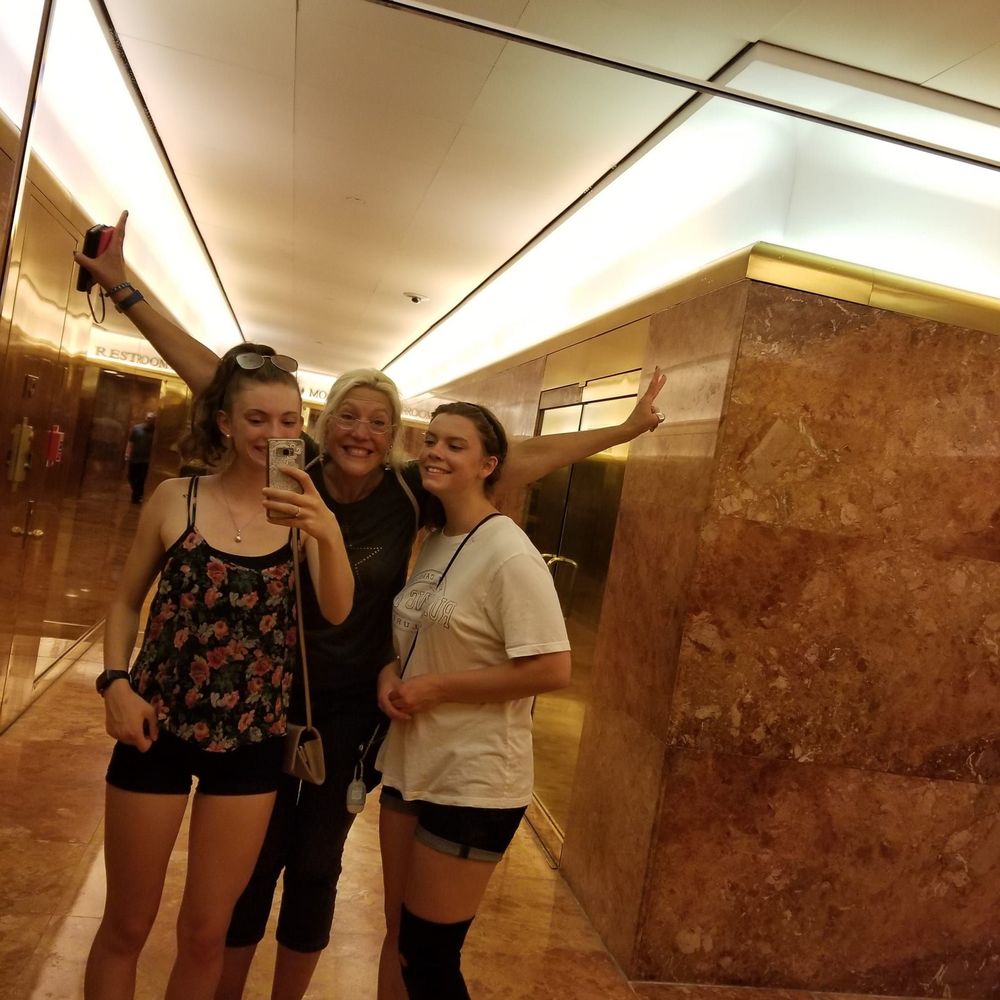 Meet your Posher, Vivian